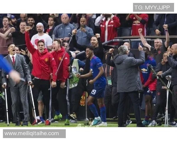 罗马与曼联在欧联杯激战正酣谁能笑到最后争夺荣耀之巅