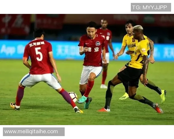 鲁能与恒大激战正酣当前比分揭晓引发球迷热议