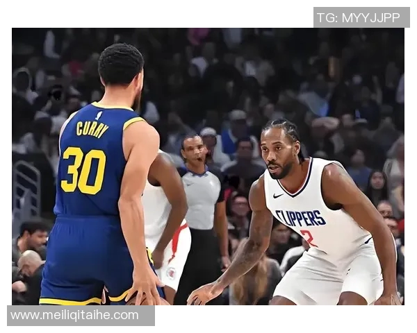 勇士与快船2016年对决回顾精彩瞬间与赛季亮点分析 勇士与快船2016年对决回顾精彩瞬间与赛季亮点分析