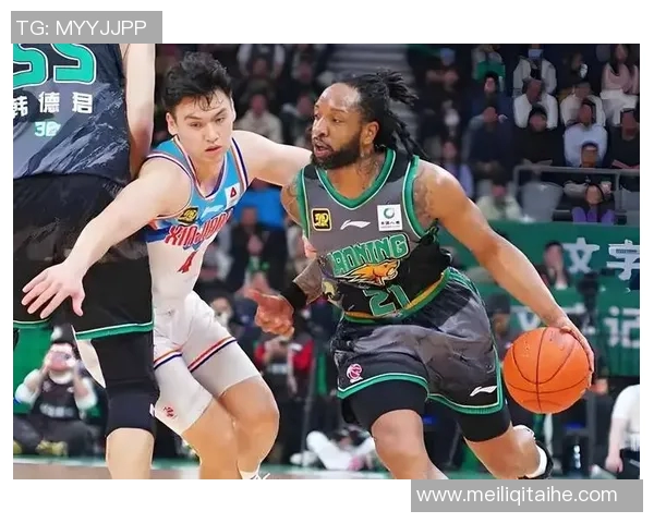 新疆飞虎与青岛双星激战正酣谁能在赛场上笑到最后