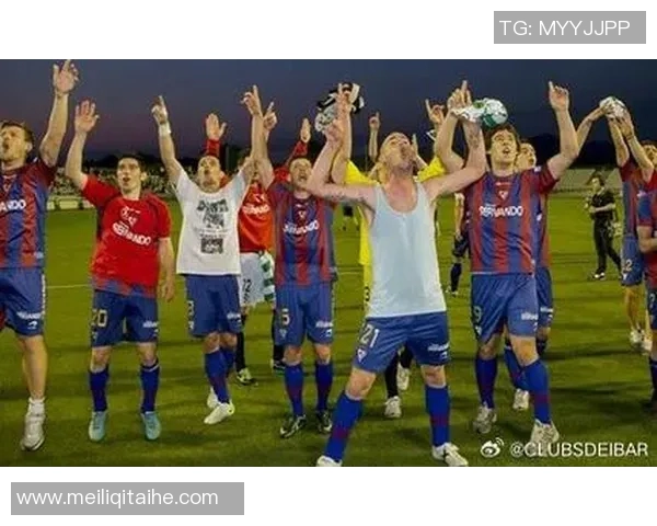 马拉多纳与齐达内的巅峰对决：足球历史上的传奇碰撞与技艺较量